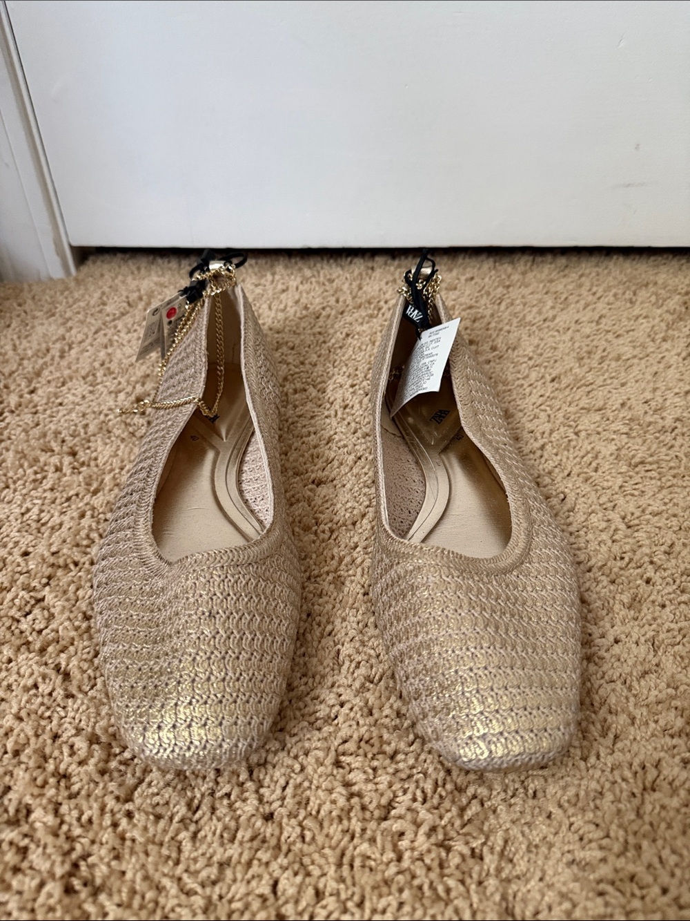 NWT gold Zara flats with gold chain around ankle